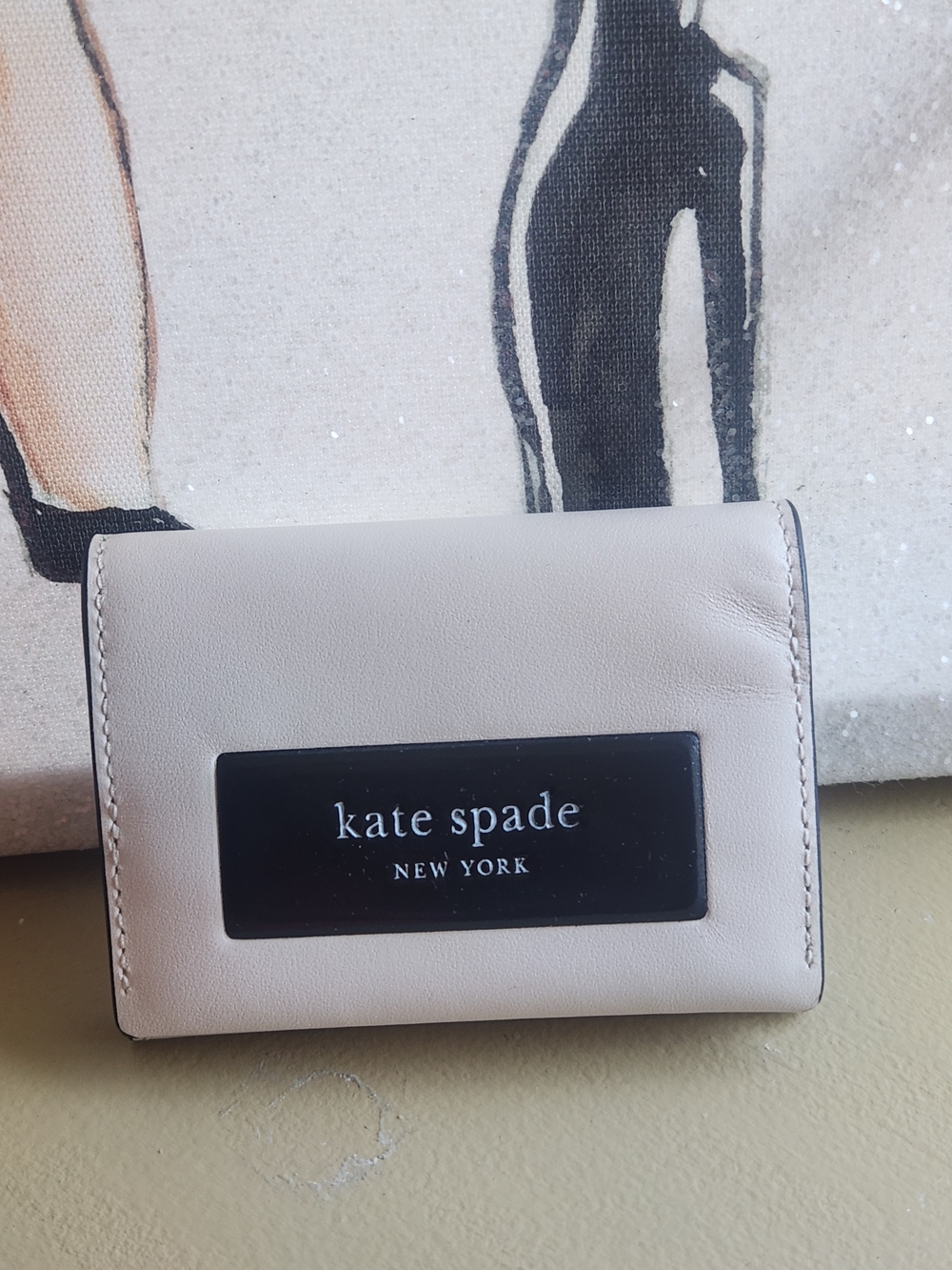 Kate Spade New York Cream & Black Leather Compact Wallet NWT